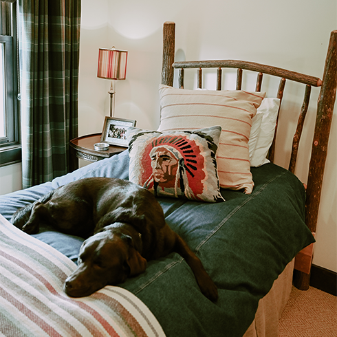 Mixing Patterns and Memories in the Game Room